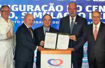  Lula sanciona lei do marco regulatório da vacina contra o câncer 